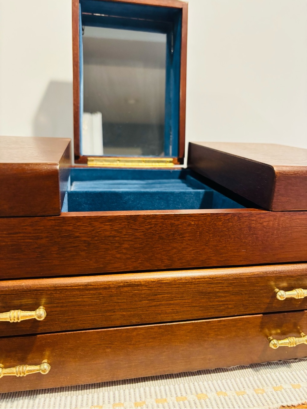Mahogany Jewelry Box - Picture 6 of 10